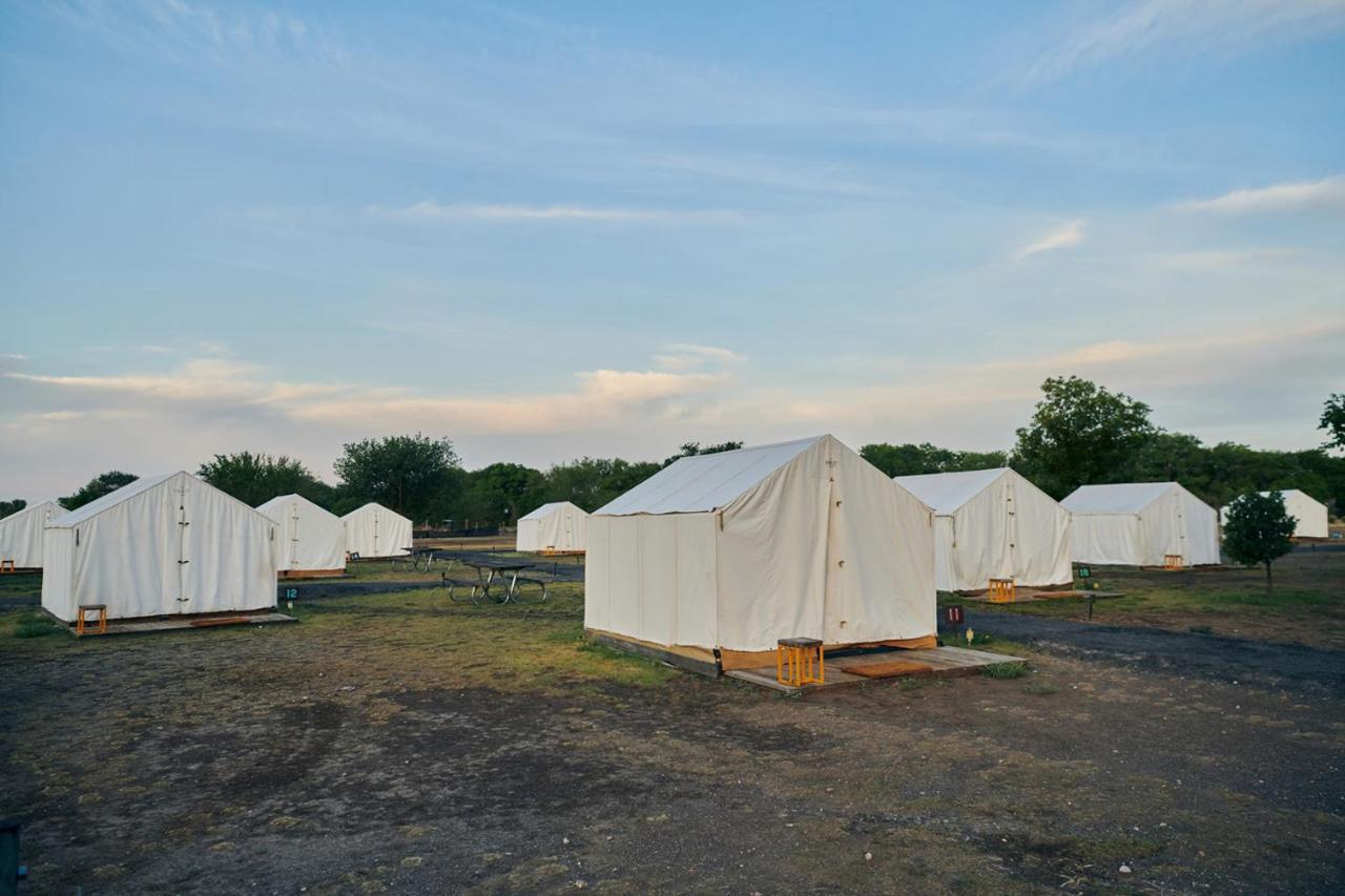 Villa El Cosmico Marfa Esterno foto